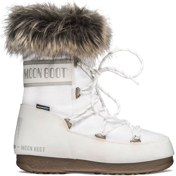 white snow boots with fur